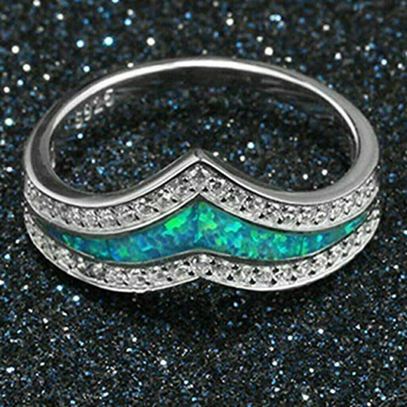 Woman's Silver ring - Picture 3 of 3